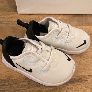 Nike baby walker size 5